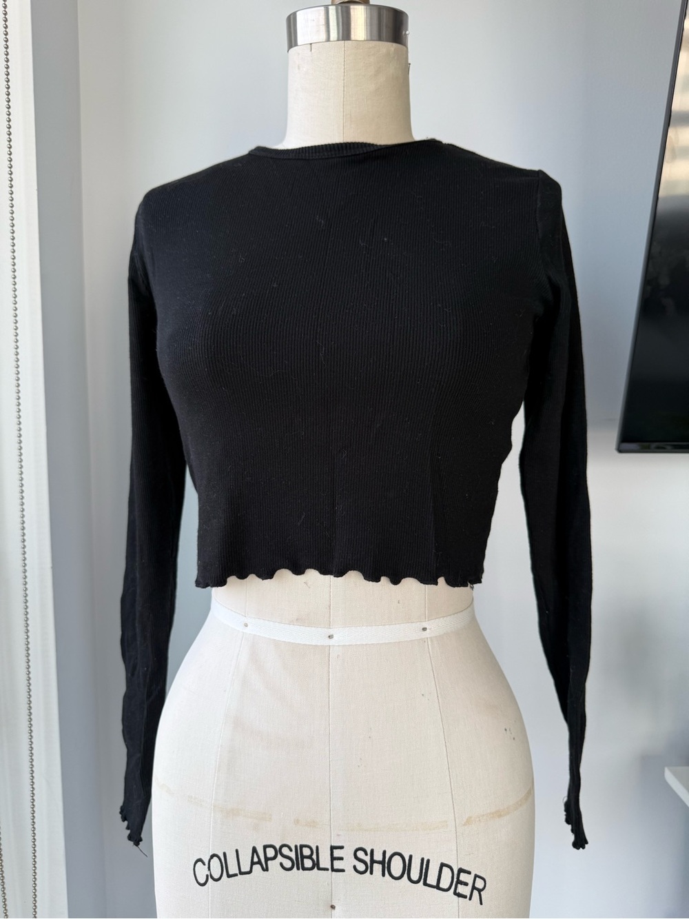 Pull&Bear Black Ribbed Long-Sleeve Crop Top